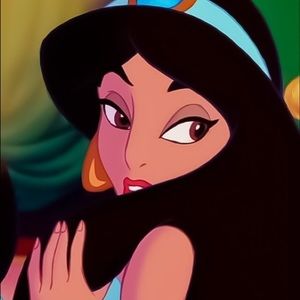 Meet your Posher, Nayeli